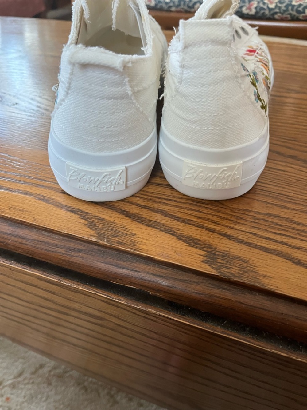 Blowfish Women's Vivid Lace Up Sneaker in White Floral sz 7 VG condition $70R - Picture 9 of 12